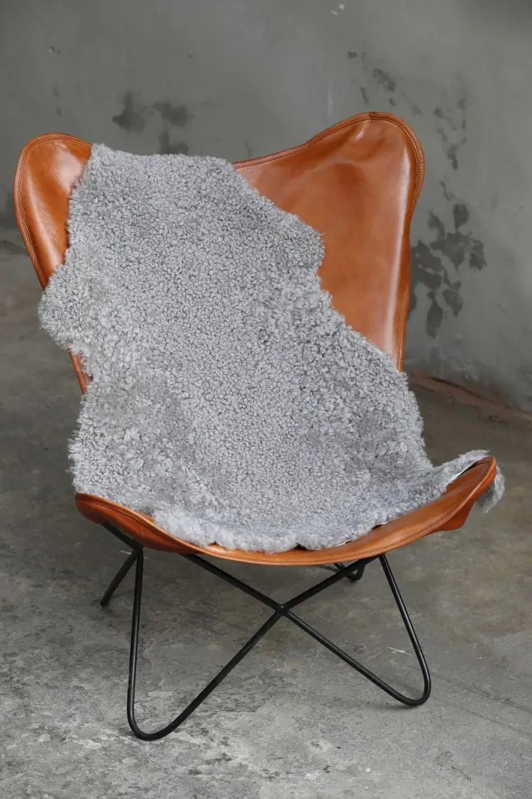 Lammfell Curly - Platin - (geschoren gelockt hellgrau)