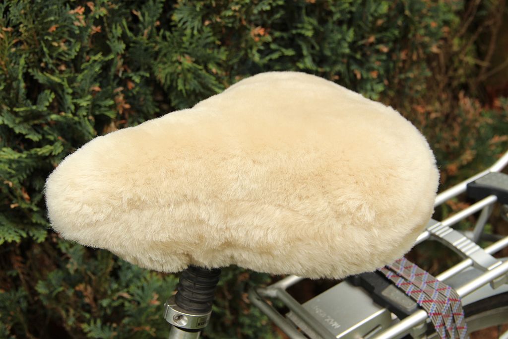 Fahrradsattelbezug aus Lammfell Beige
