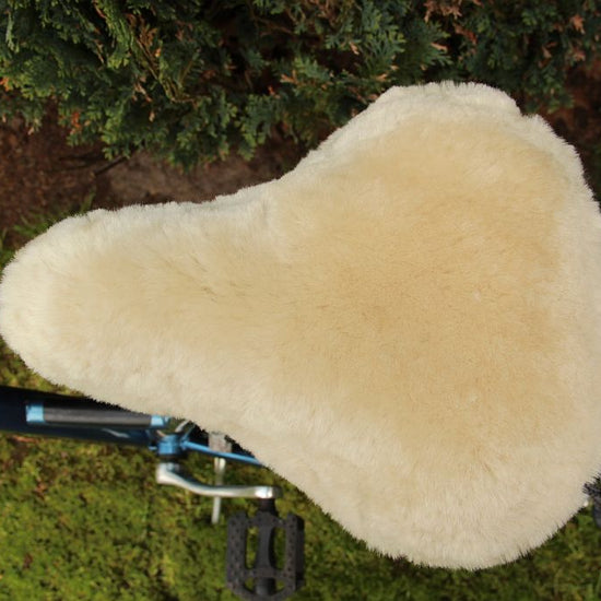 Fahrradsattelbezug aus Lammfell Beige