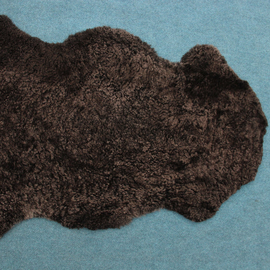 Lammfell Curly -  Mocca - (geschoren gelockt braun)