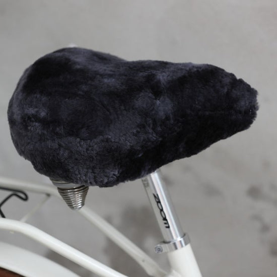 Fahrradsattelbezug aus Lammfell Anthrazit