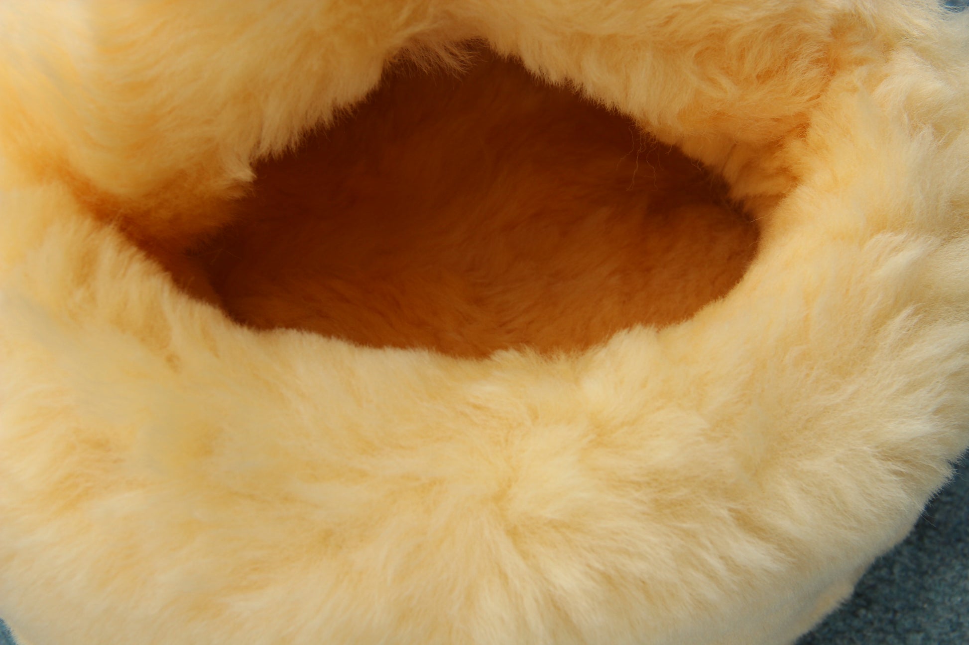 Lammfell Fußsack Fußwärmer (Schwarz, Rot oder Blau)