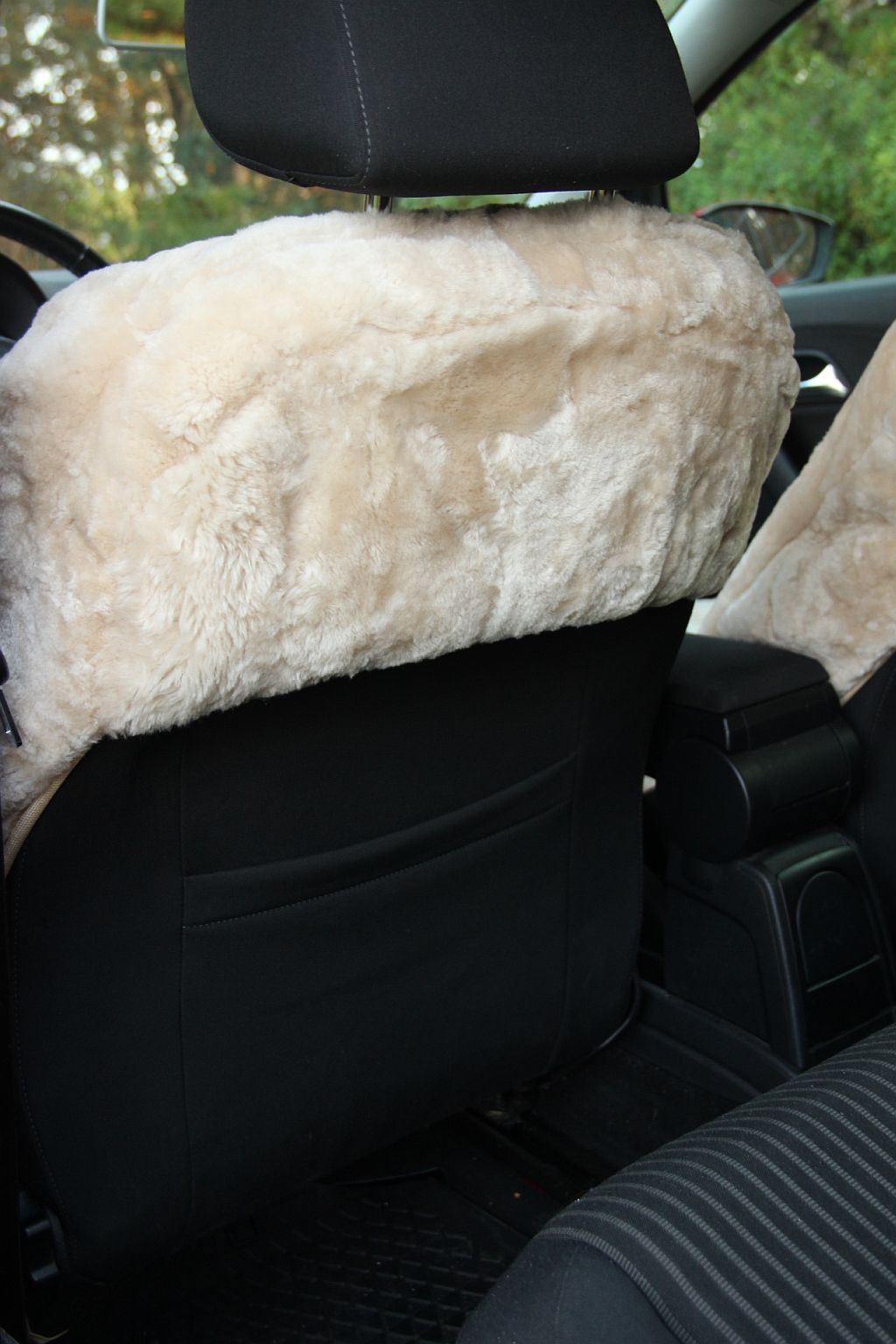 Premium Autofell mit Airbagnaht im Sitz (Beige)