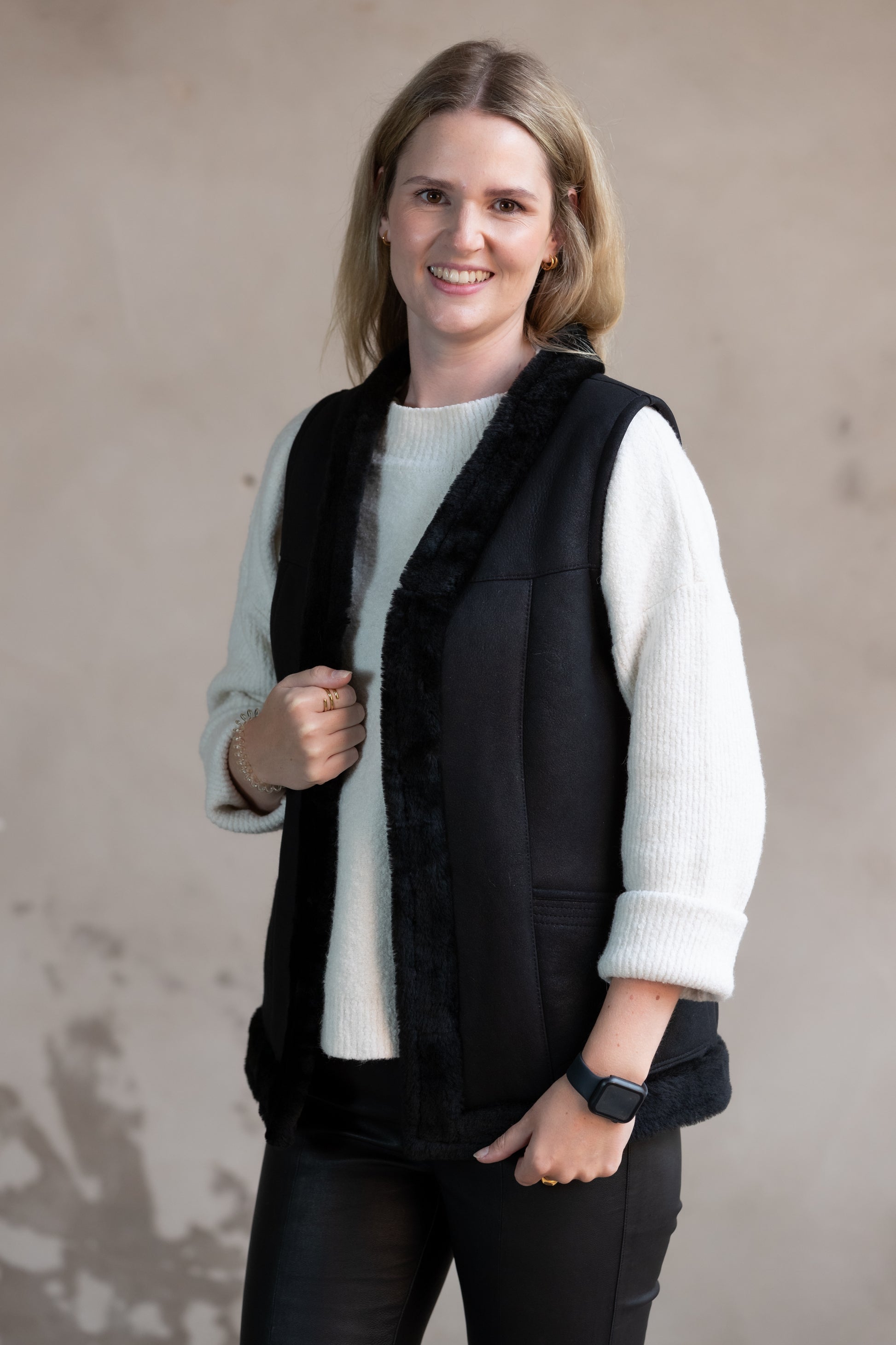 Lammfellweste Sarina Damen (Schwarz)