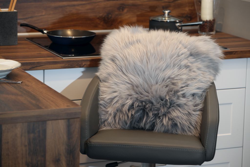 Lammfell Kissen Grau