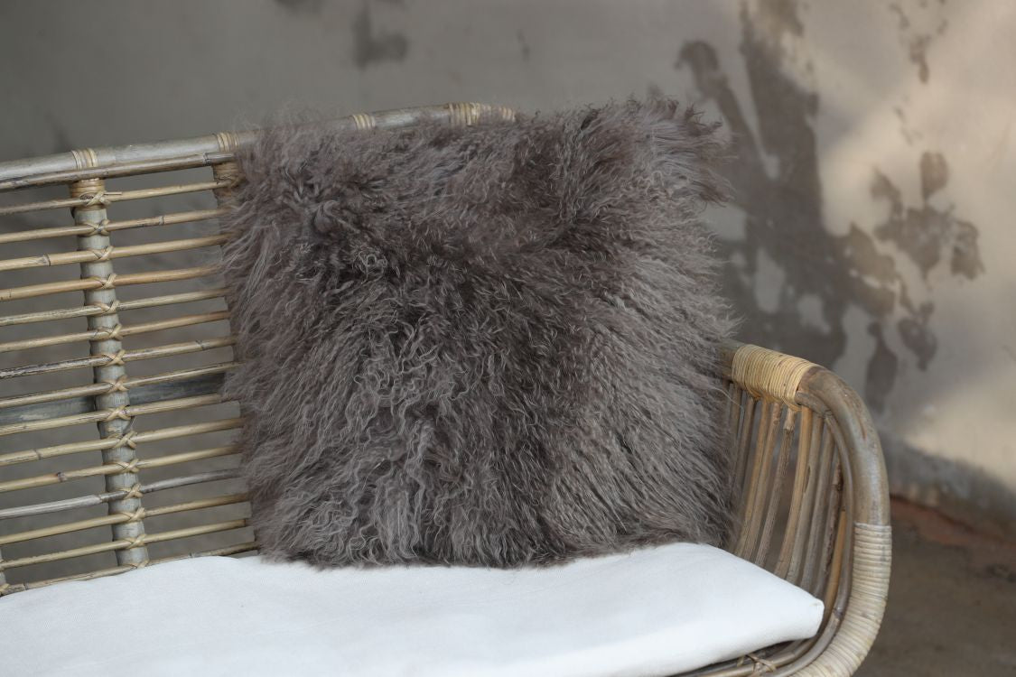 Tibet Lammfellkissen Stone