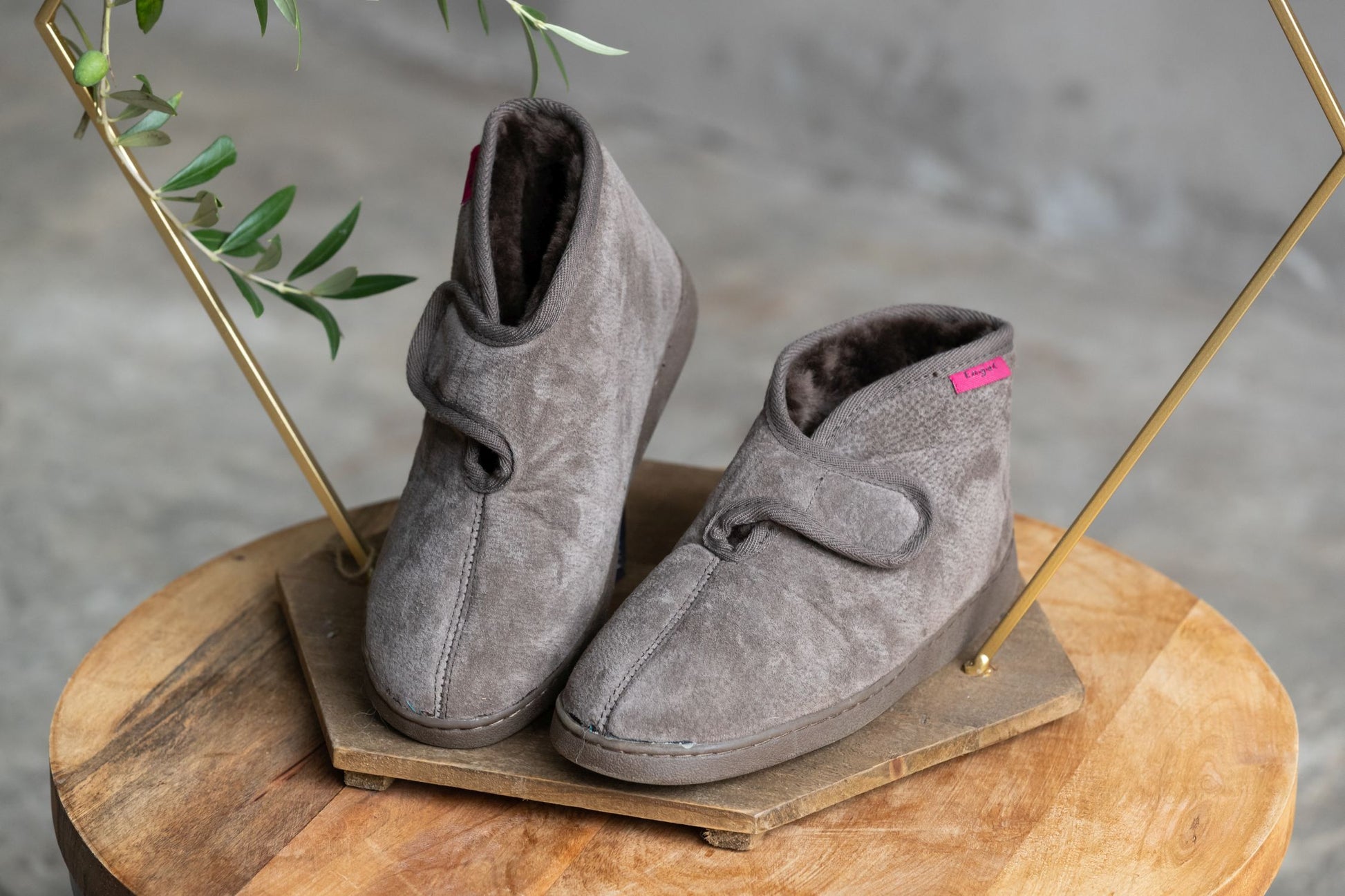 Lammfell Hausschuh - Arne - braun mit Klett