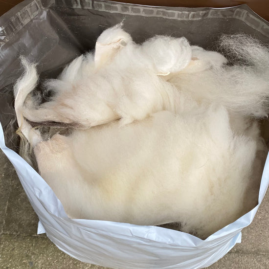 Lammfell-Reste (kleine Stücke zum Basteln)