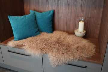 Tibet Schaffell wie Gotland taupe gefärbt