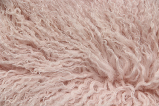 Tibet Schaffell wie Gotland rose gefärbt