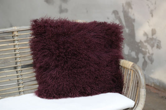 Tibet Lammfellkissen Weinrot