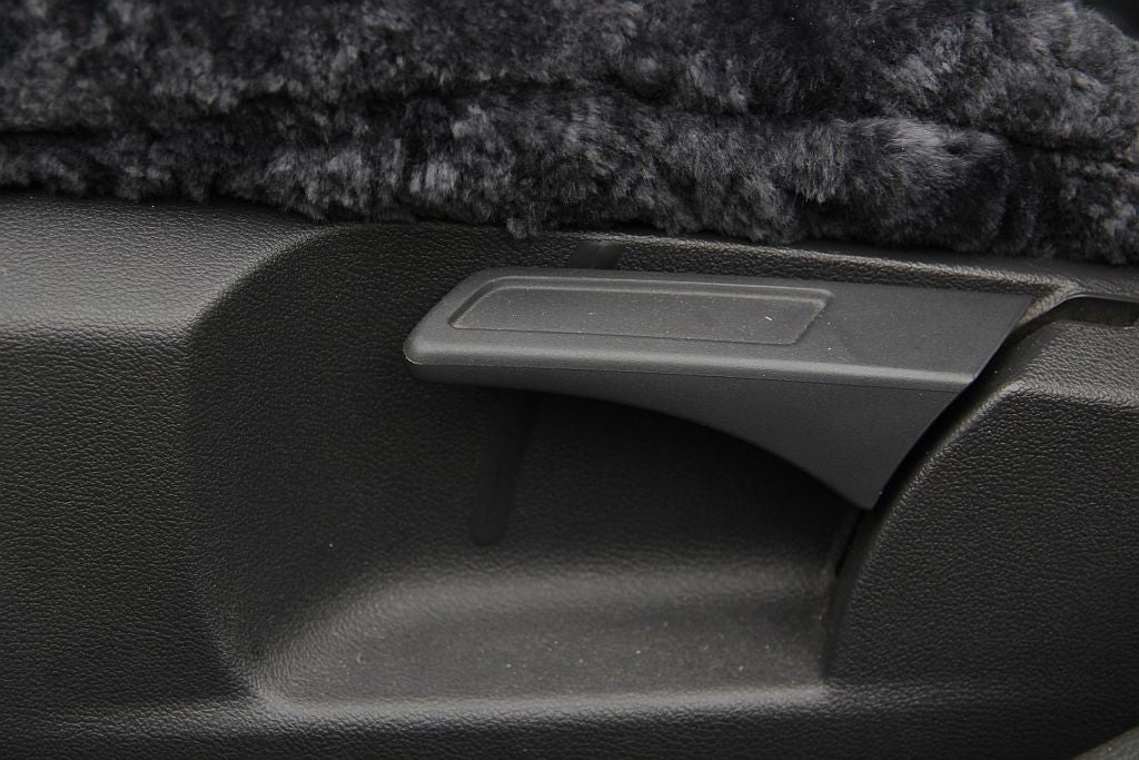 Premium Autofell für Mittelklasse Wagen mit Airbag im Sitz (Anthrazit)