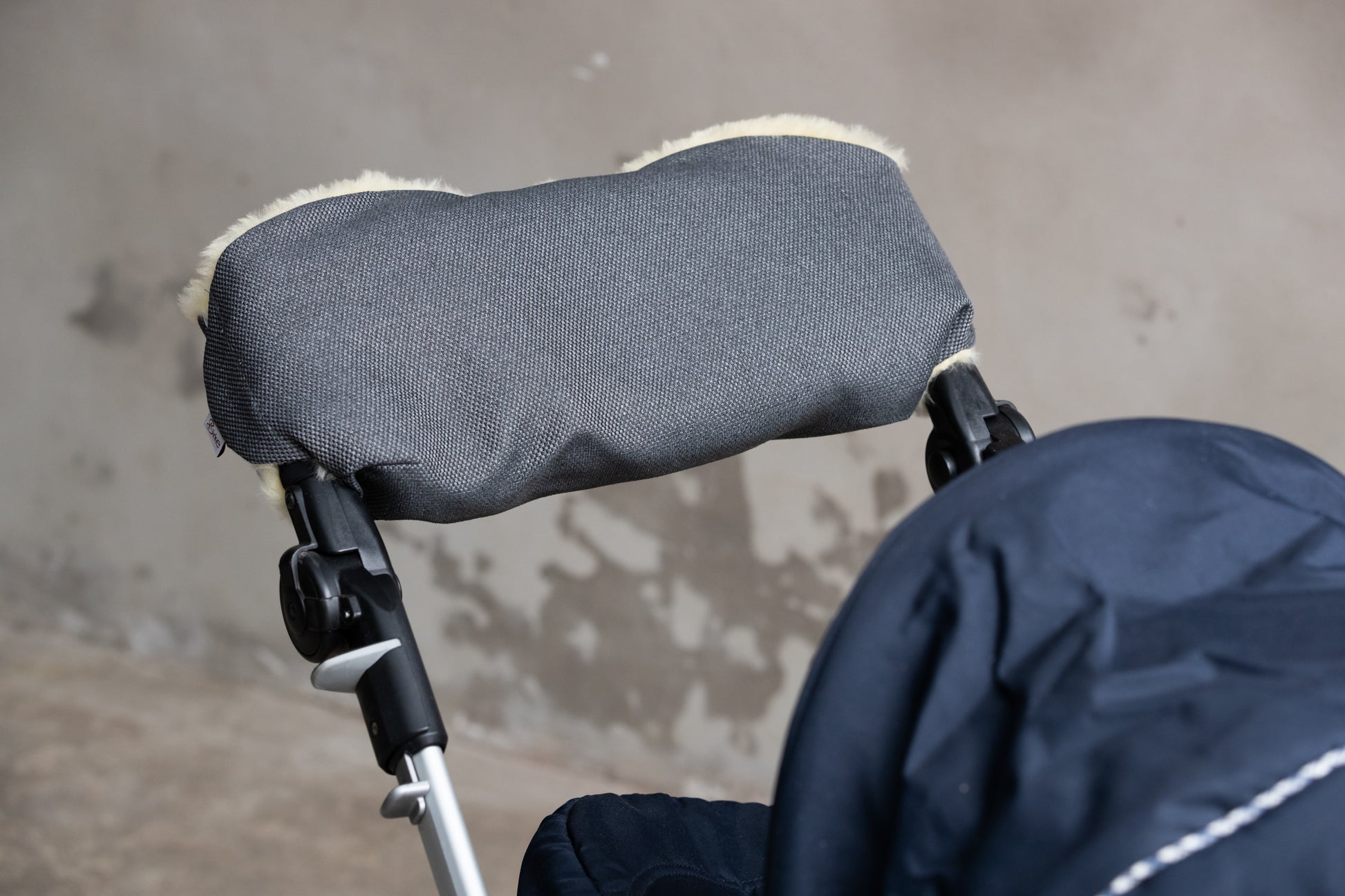 Baby- Kinderwagen-Handwärmer mit Lammfellfutter