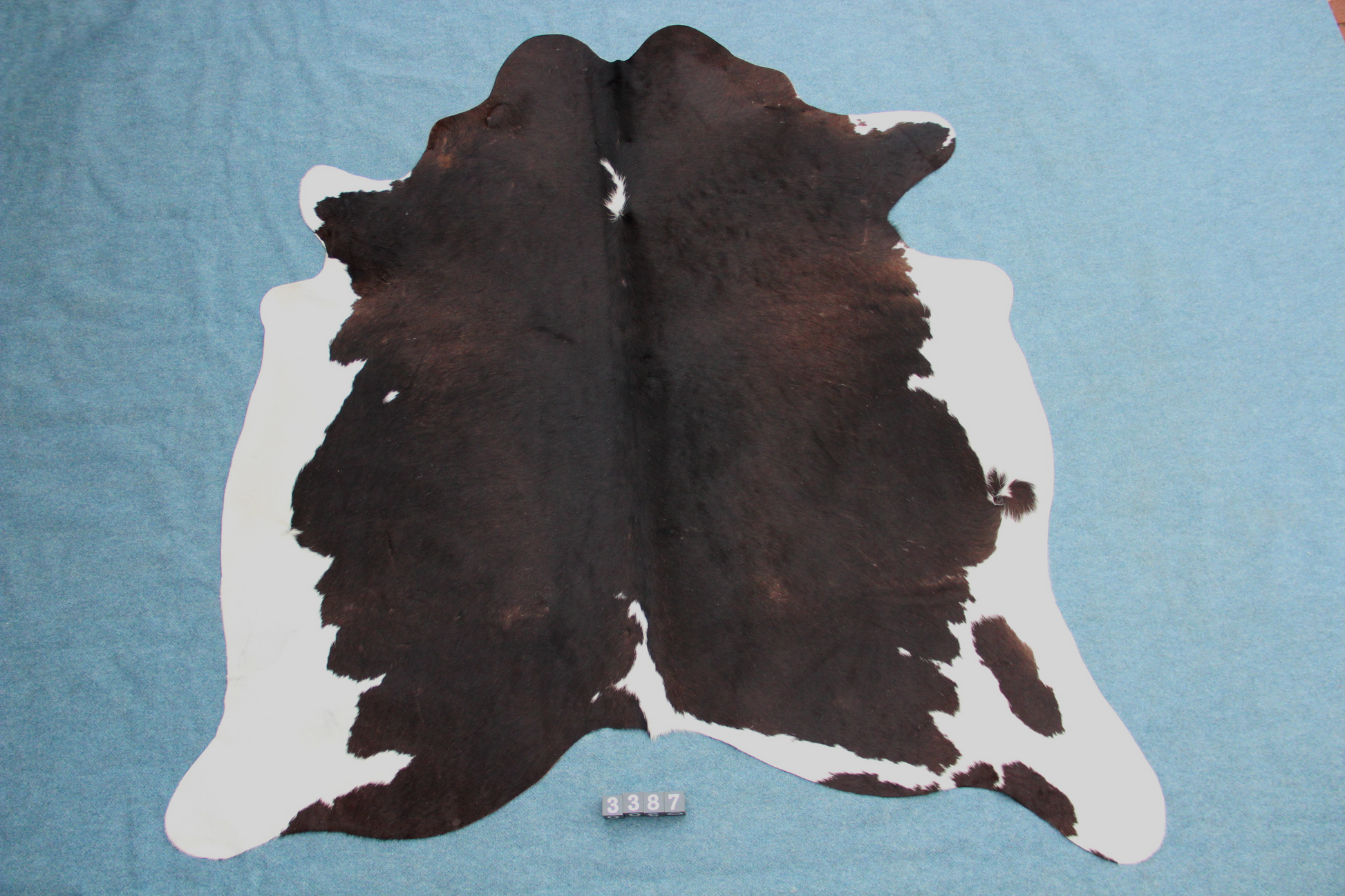 Kuhfell Braun Weiß gepunktet (3387)