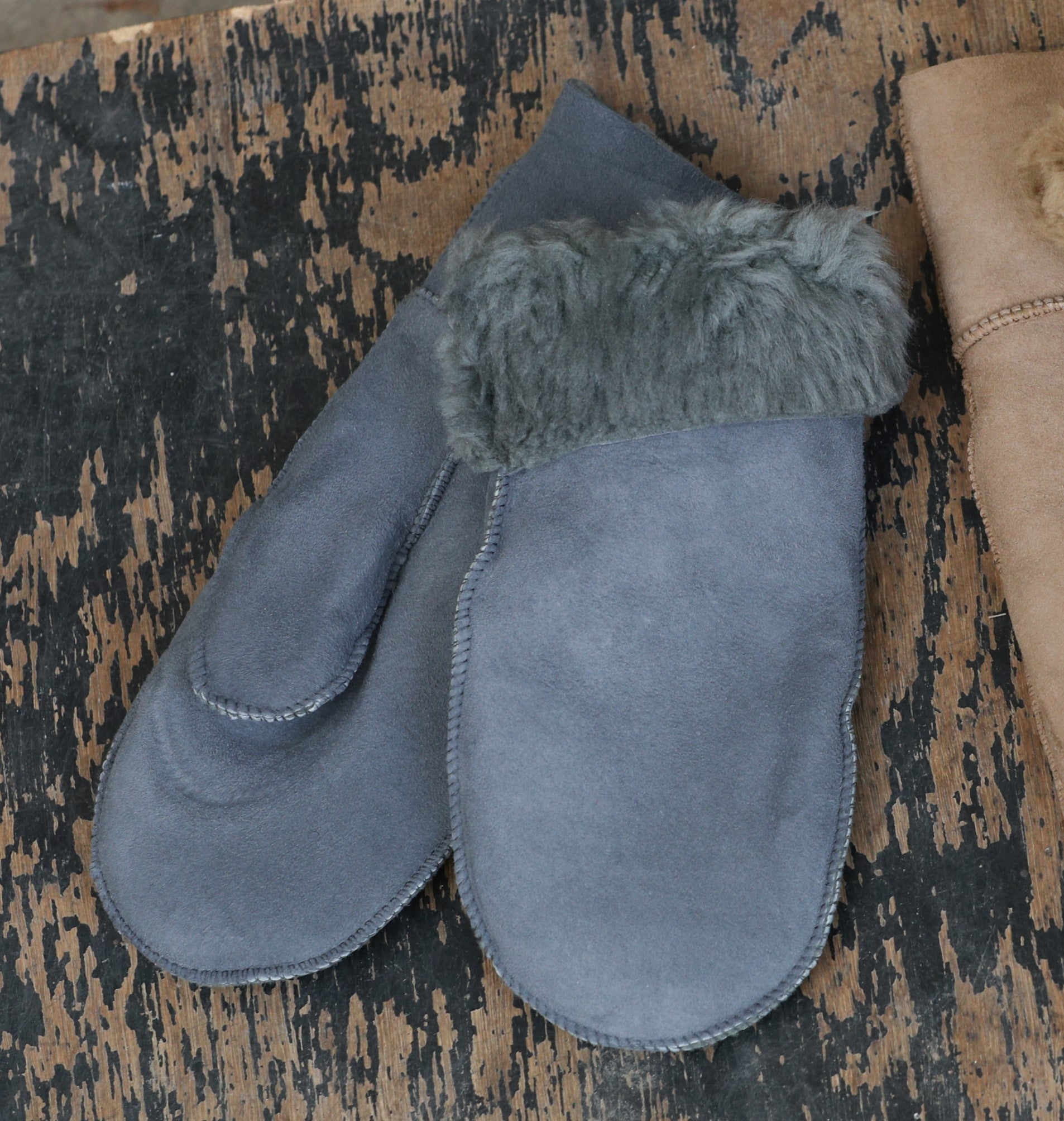 Lammfellhandschuhe braun oder grau (Fäustlinge)