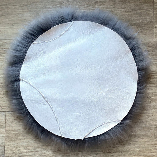 Lammfell Sitzauflage Rund Silber (grau)