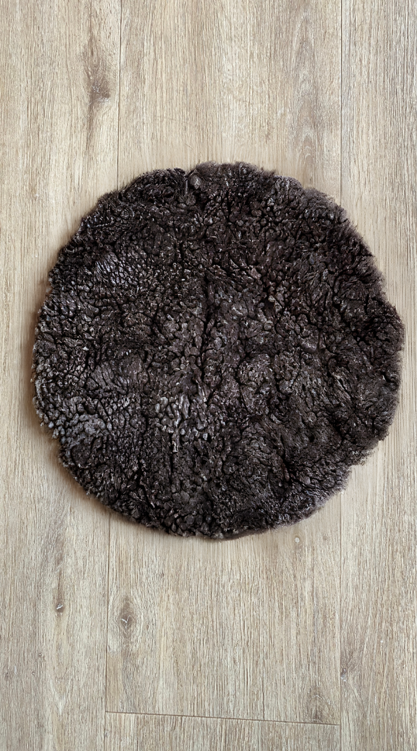 Lammfell Sitzauflage Curly Rund Mocca