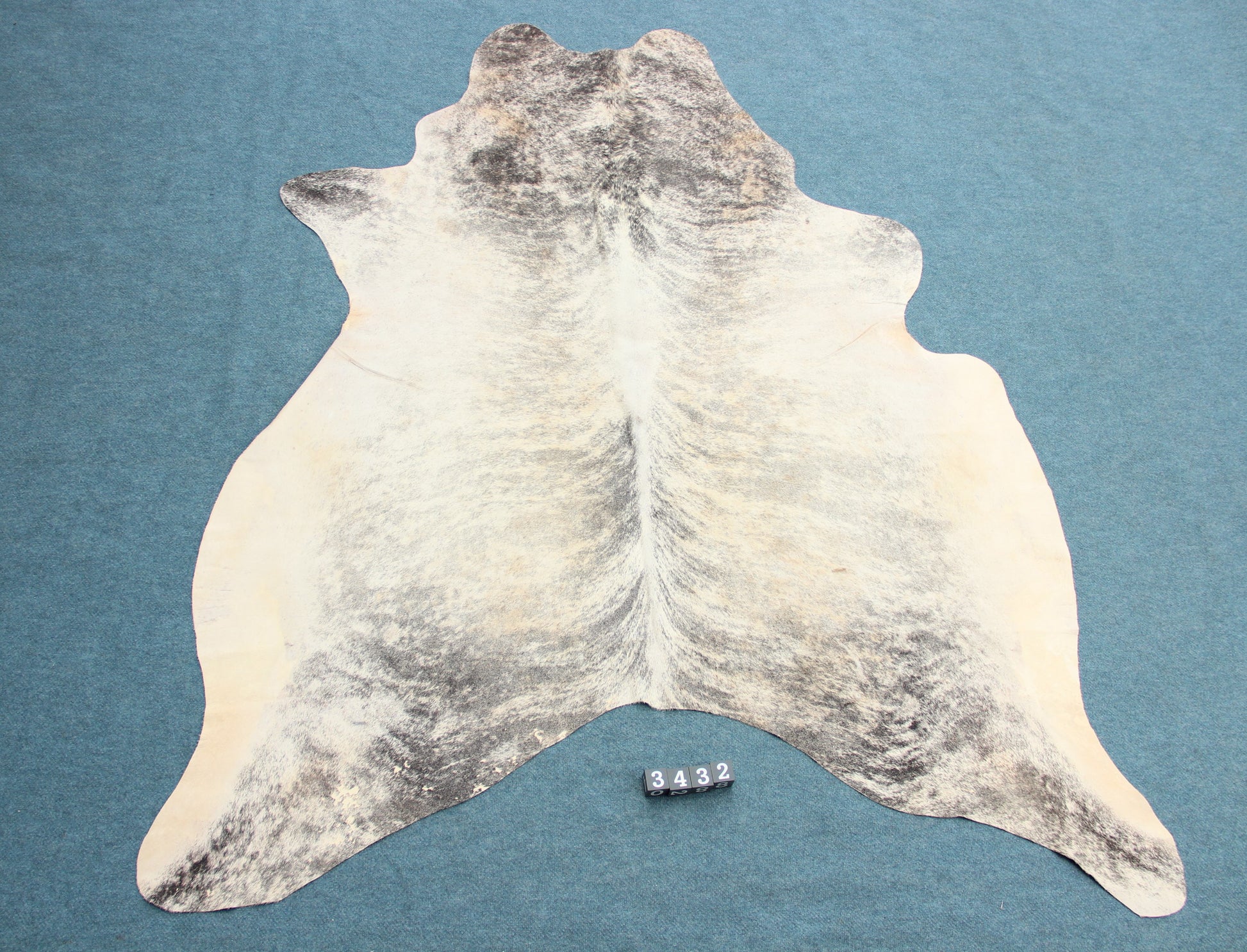 Kuhfell Grau Weiß Beige getigert (3432)