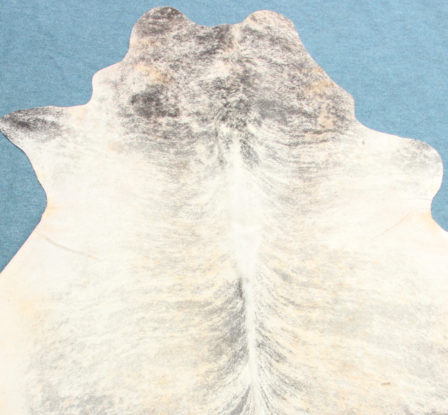 Kuhfell Grau Weiß Beige getigert (3432)