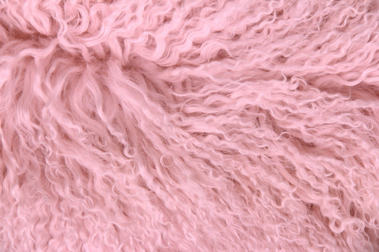 Tibet Schaffell wie Gotland pink gefärbt