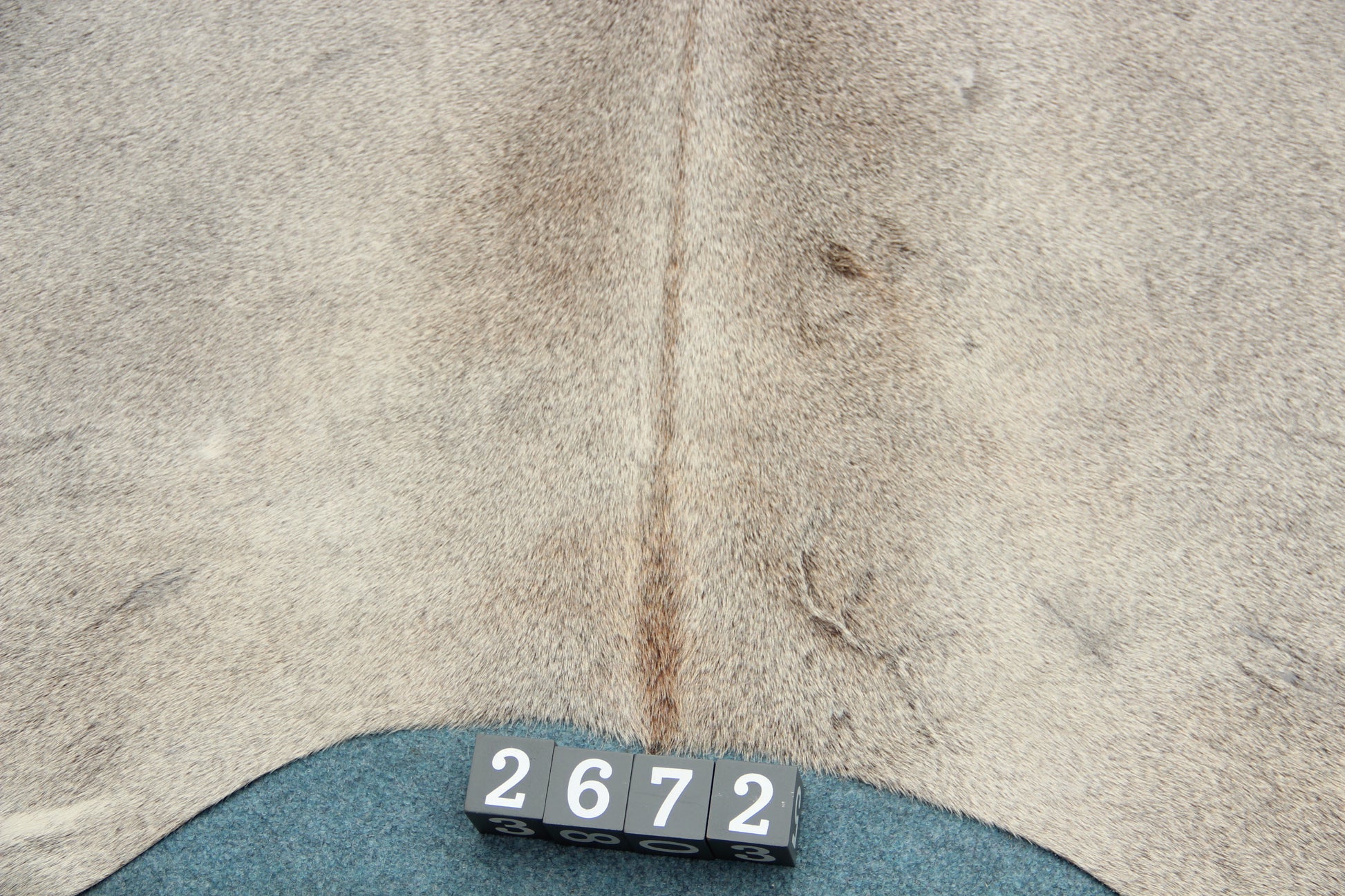 Kuhfell Grau Weiß (2672) 2-3 qm