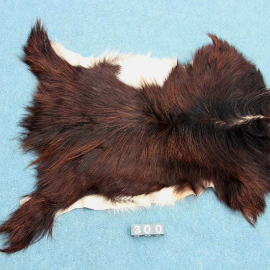 Naturbelassenes Ziegenfell (300) – Ökologisch in Deutschland gegerbt Gerberei Birke Fellshop